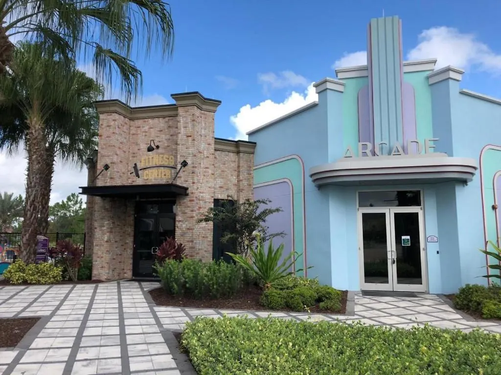 4 Bedrooms- 3,5 Bathrooms- Festival 382 Cd Davenport Holiday home