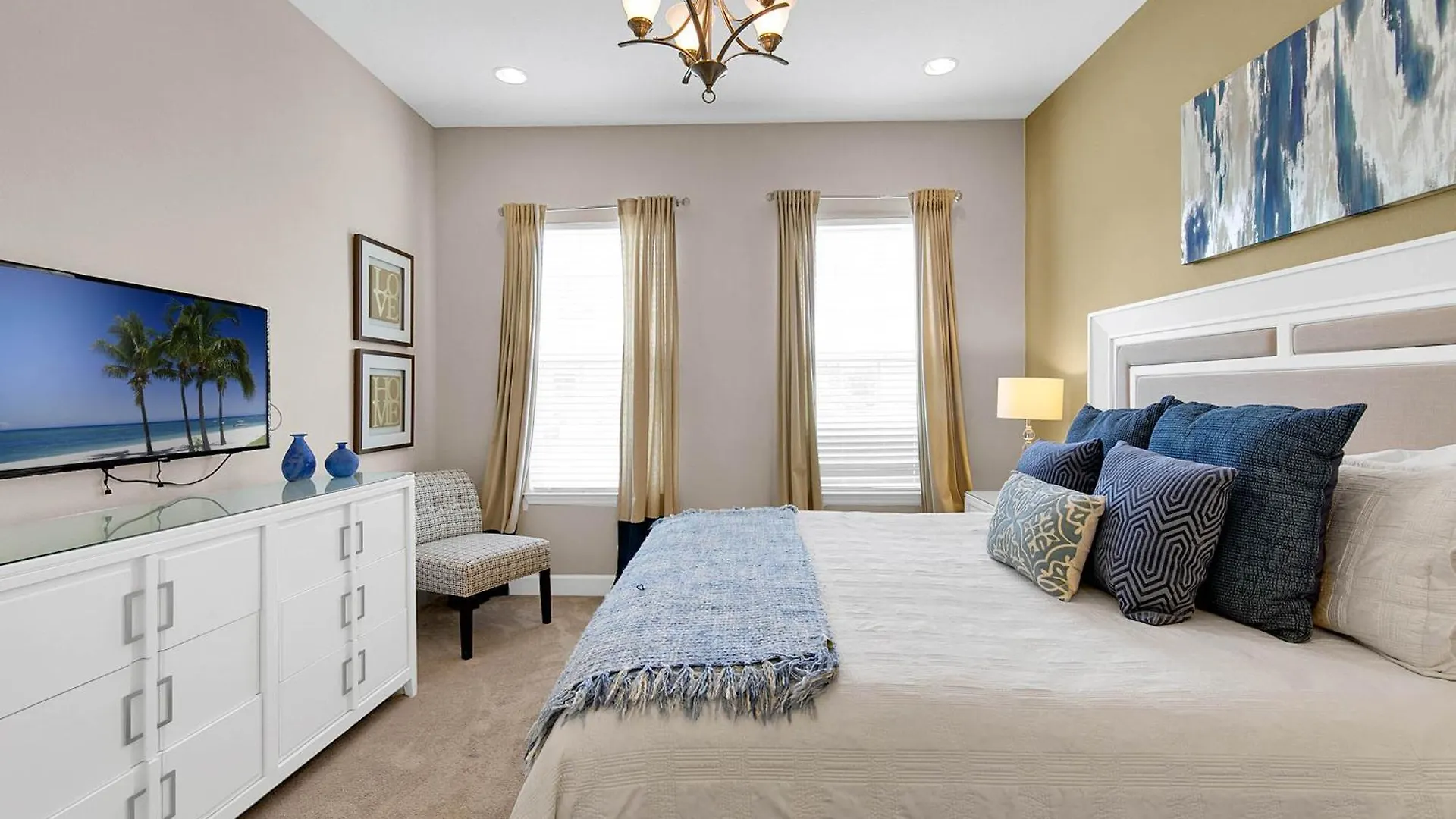 4 Bedrooms- 3,5 Bathrooms- Festival 382 Cd Davenport